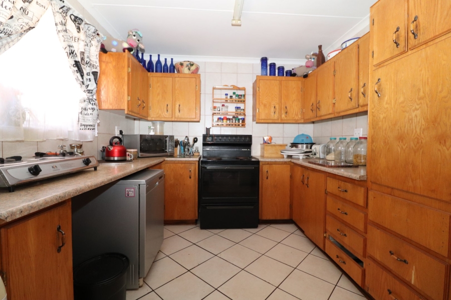 To Let 3 Bedroom Property for Rent in La Hoff North West